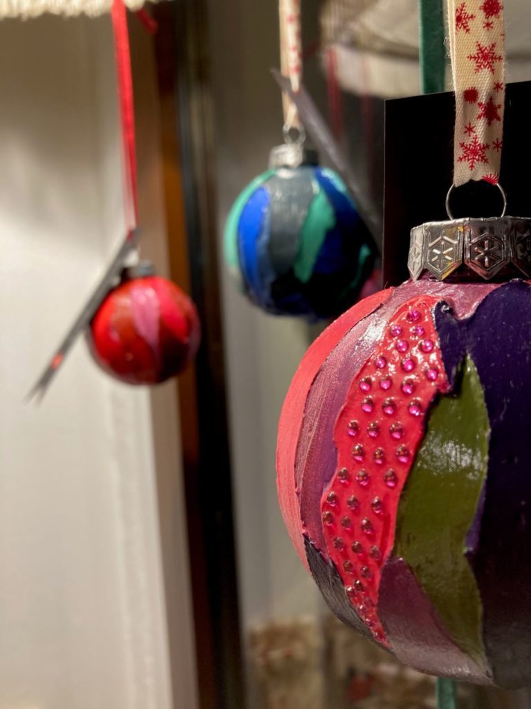 bunte Weihnachtskugeln